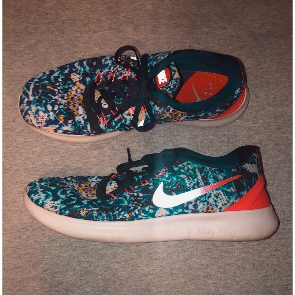 Nike Running Shoes - Picture 3 of 5